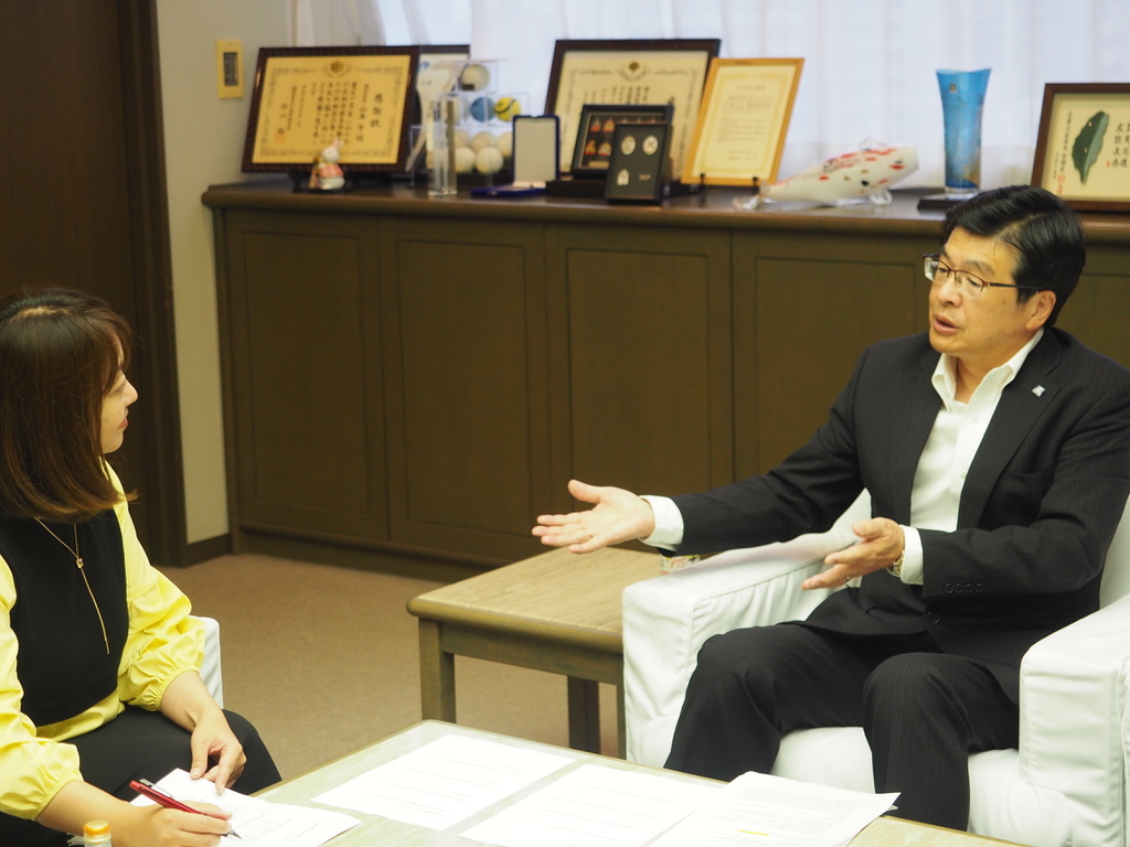 インタビューの様子