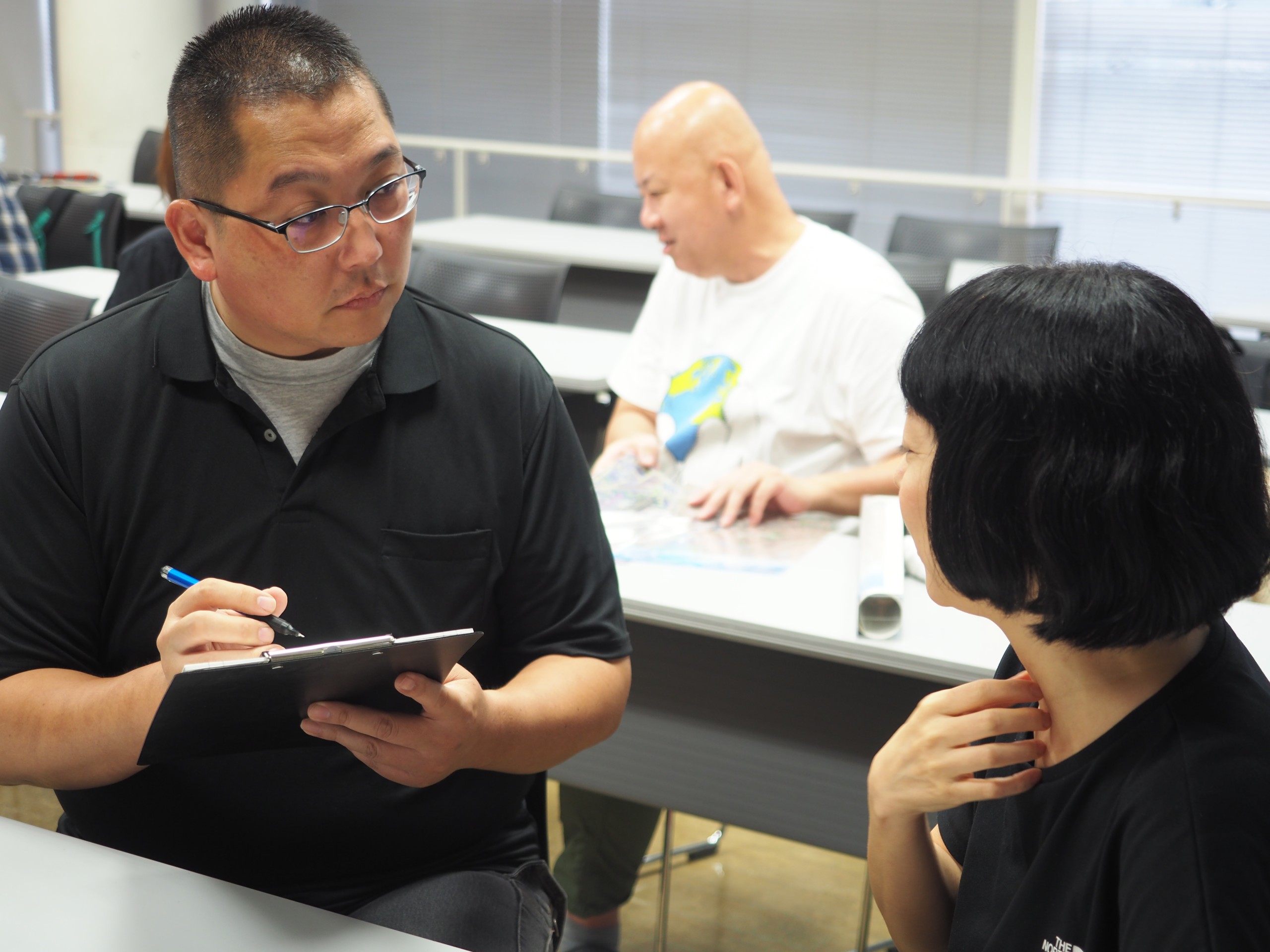 市民記者による取材風景